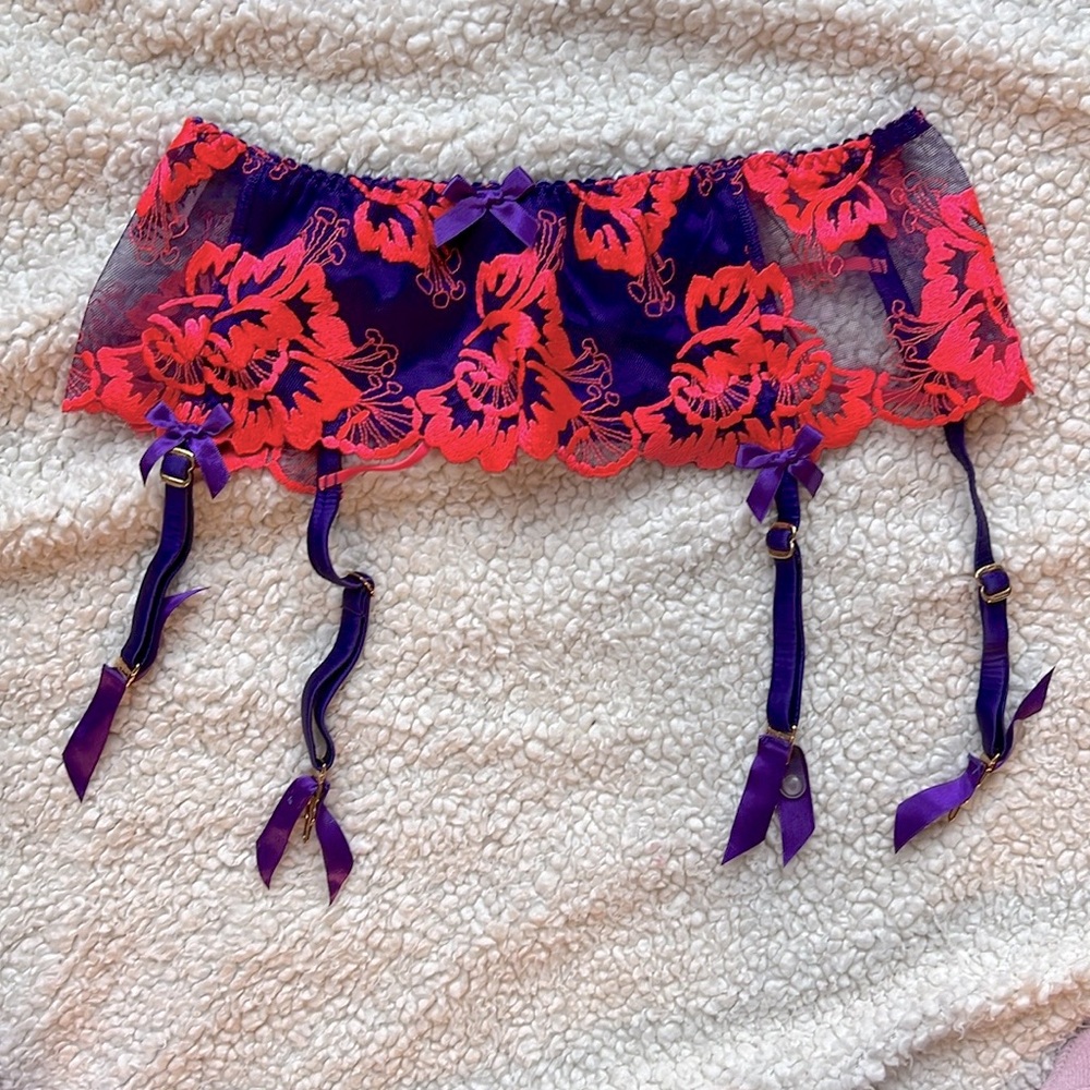 KARLIE Agent Provocateur Suspender 4
